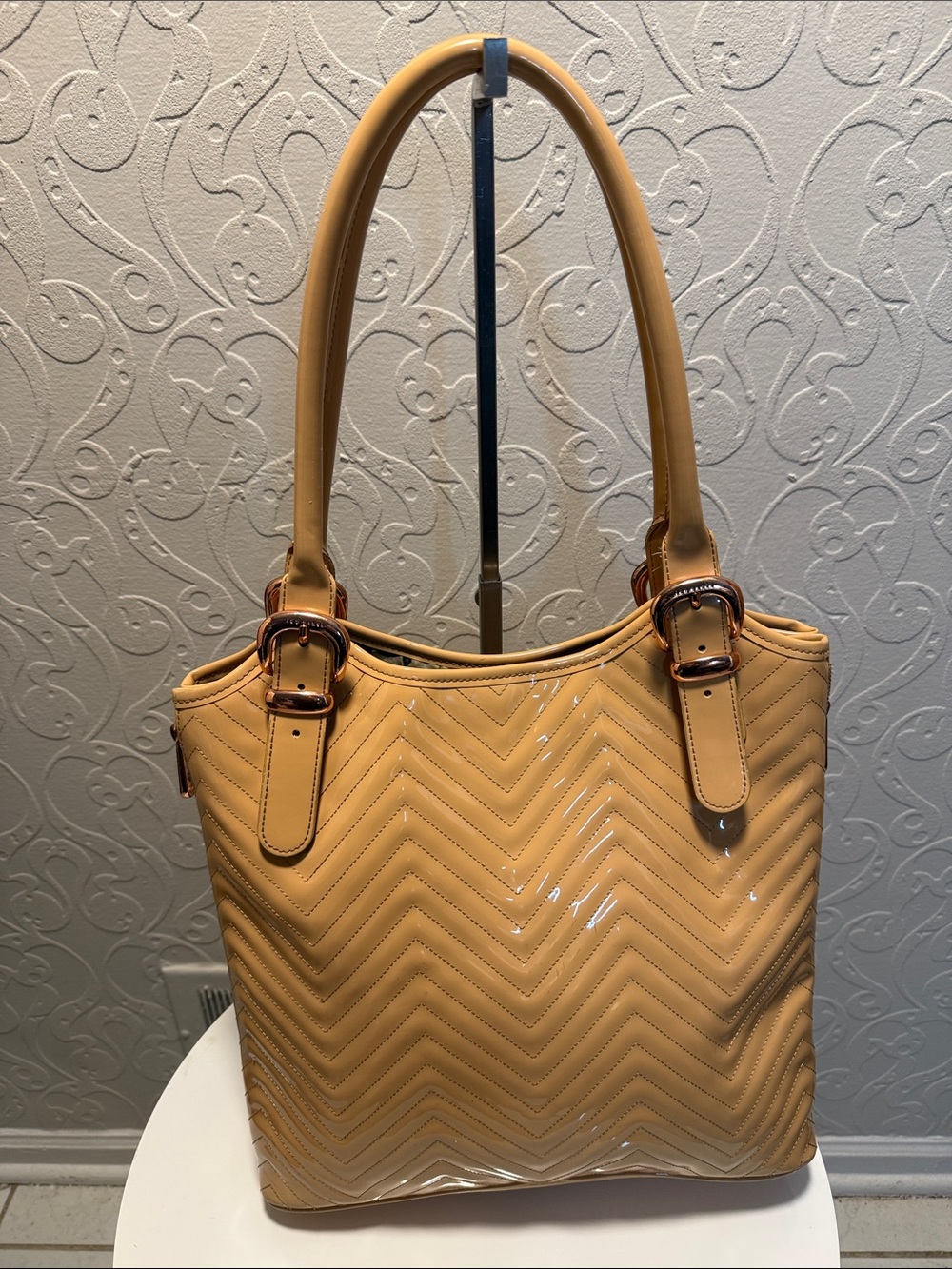 Ted Baker Tan Patent Quilted Shoulder Tote - Picture 3 of 13